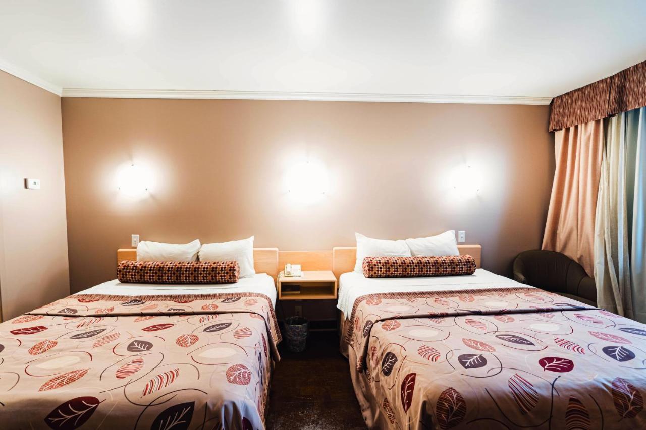 Auberge Harris Saint-Jean-sur-Richelieu Eksteriør billede