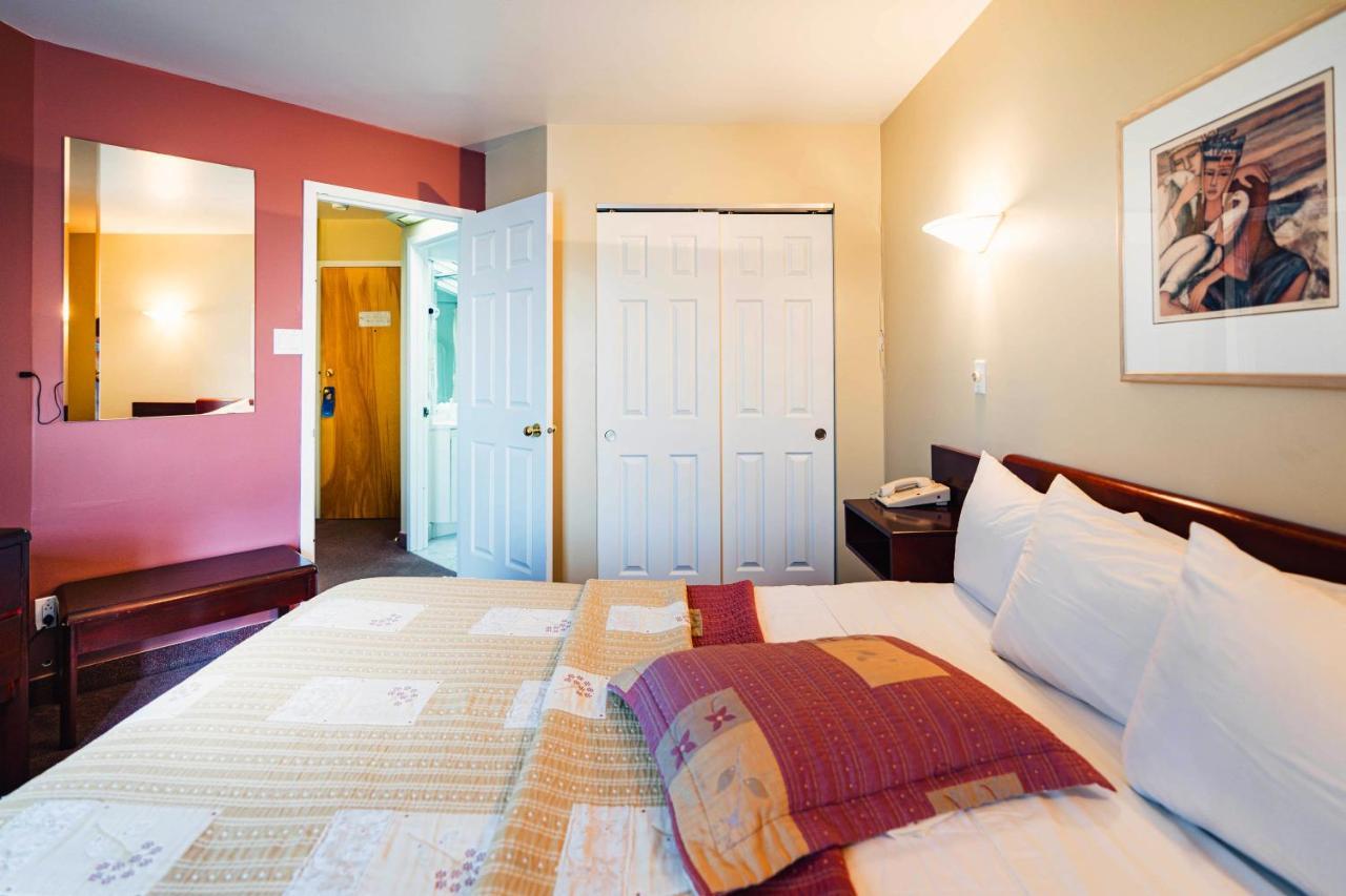 Auberge Harris Saint-Jean-sur-Richelieu Eksteriør billede