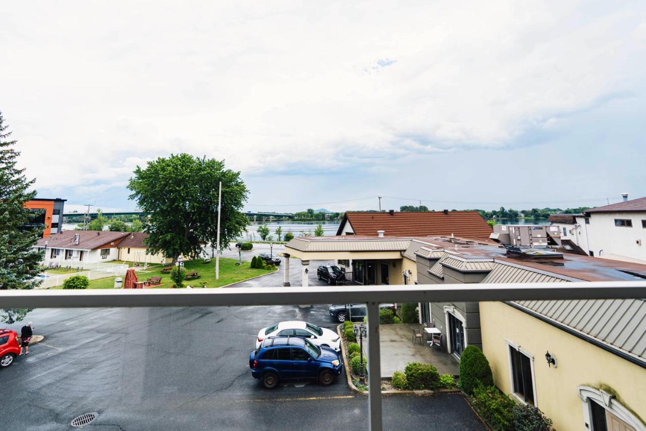 Auberge Harris Saint-Jean-sur-Richelieu Eksteriør billede