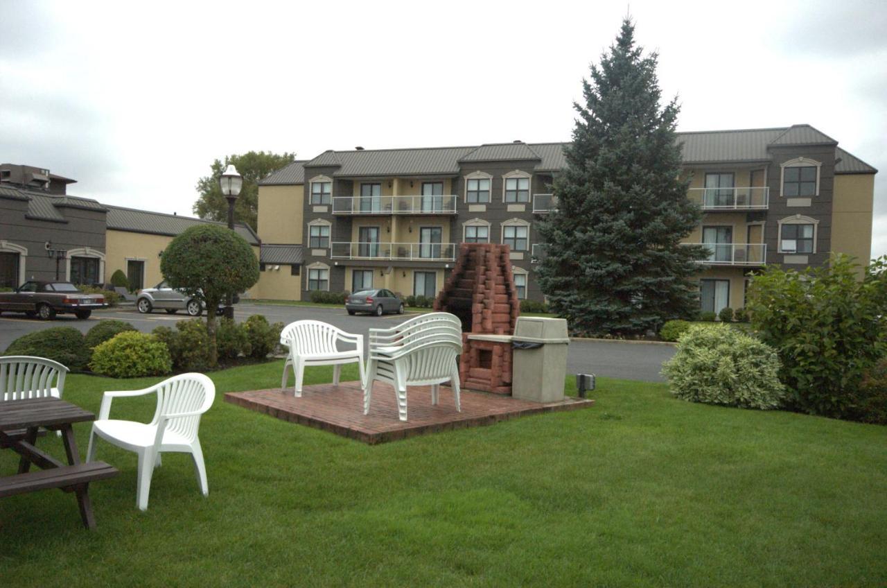 Auberge Harris Saint-Jean-sur-Richelieu Eksteriør billede