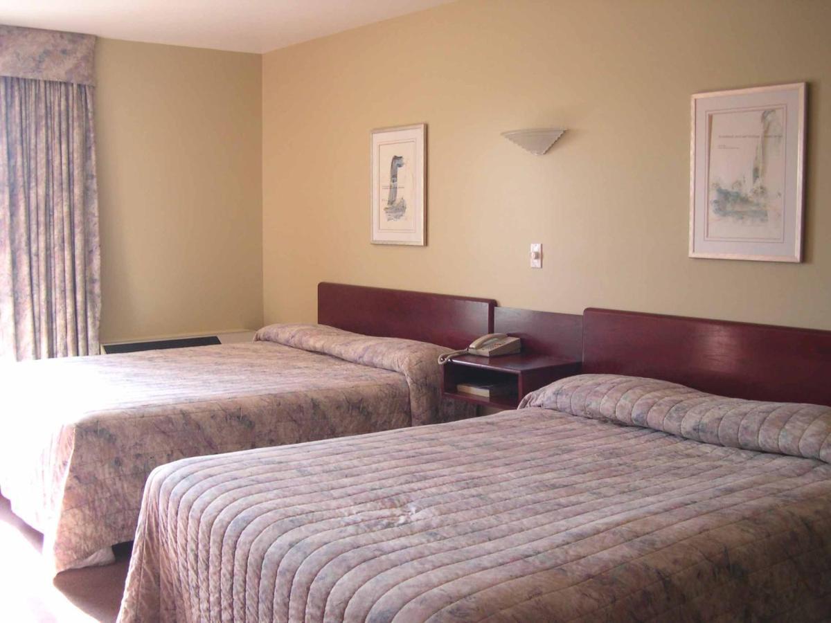 Auberge Harris Saint-Jean-sur-Richelieu Eksteriør billede