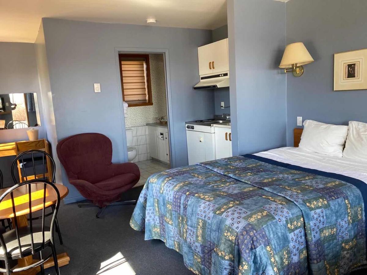 Auberge Harris Saint-Jean-sur-Richelieu Eksteriør billede